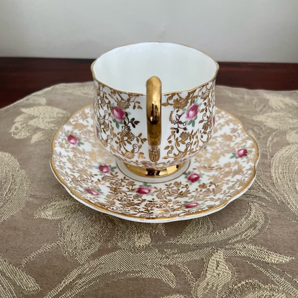 Stratford Gold Chintz Teacup & Saucer - Picture 4 of 12